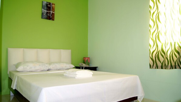 Double Room | Desk, soundproofing, iron/ironing board, rollaway beds - Staylite Park B&B (Tagbilaran)