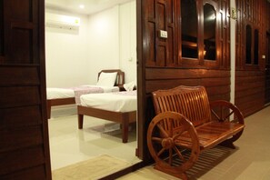 Minibar, soundproofing, free WiFi
