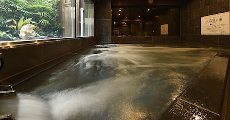 Shared bathroom. Anshin Oyado Ogikubo Branch