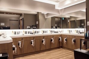 별도의 욕조 및 샤워 시설, 무료 세면용품, 헤어드라이어, 슬리퍼