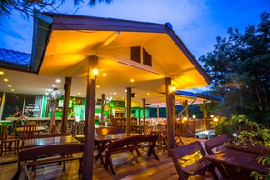 Breakfast, lunch, dinner and brunch served - Star Hill Riverkwai Resort (Sai Yok)