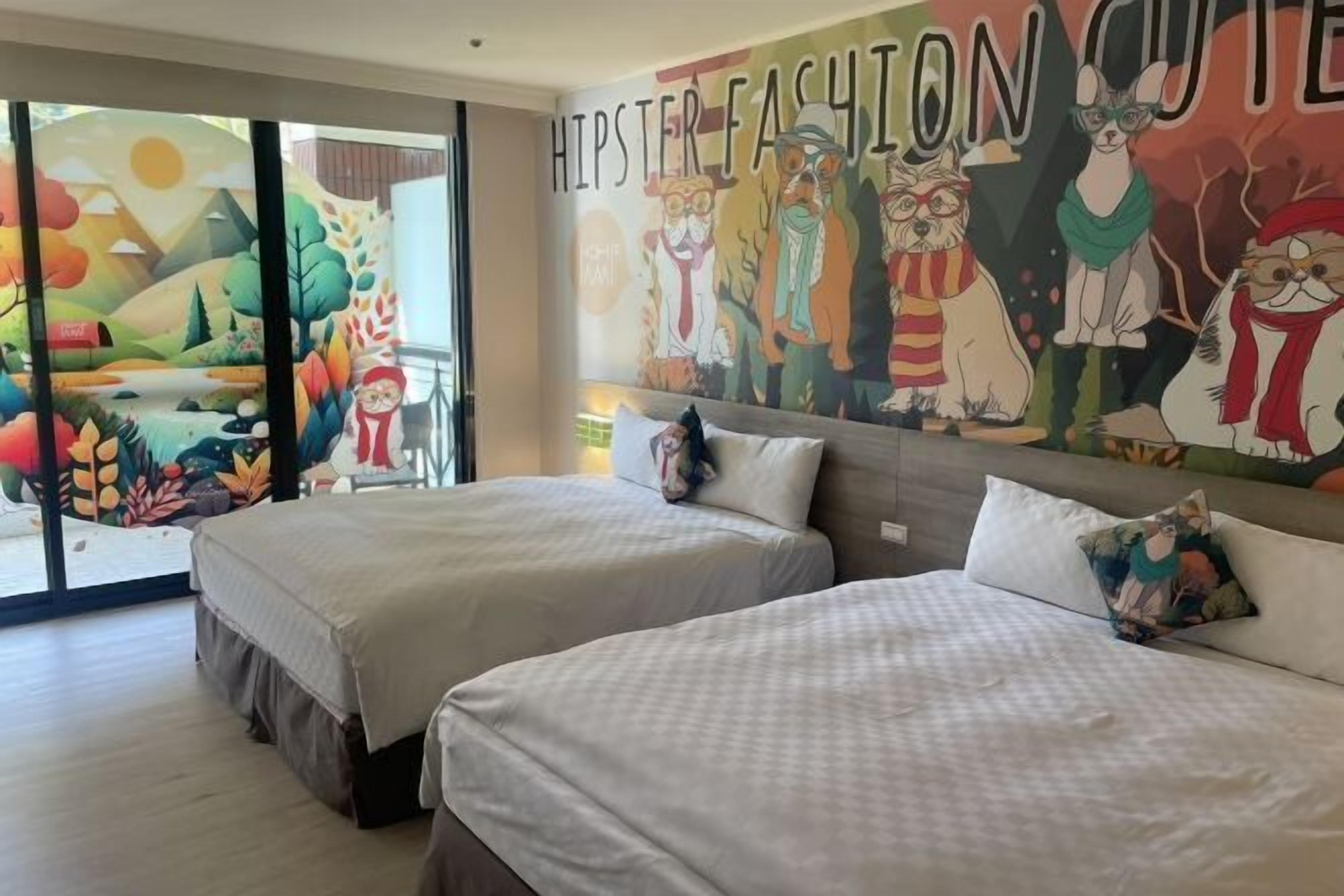 Desk, blackout curtains, soundproofing, free WiFi