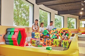 Tempat bermain anak – indoor