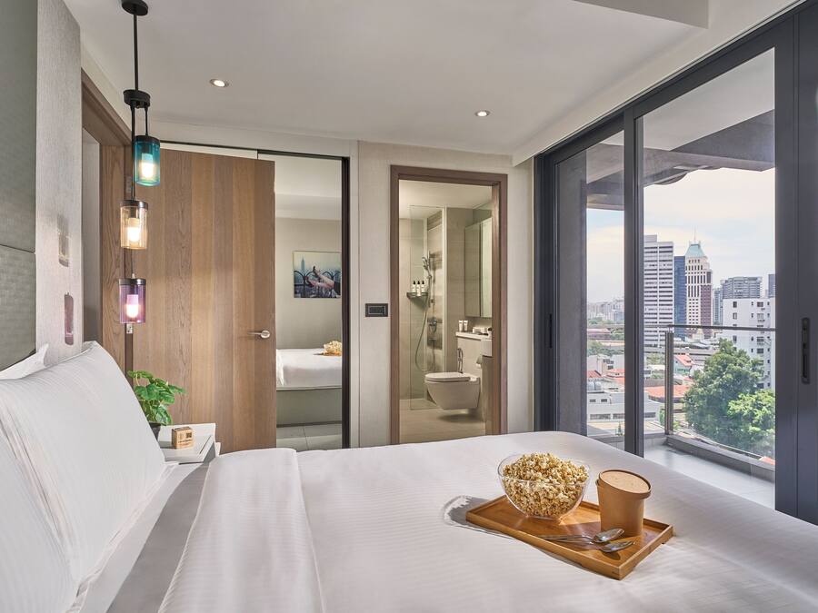 Quarto premier, 2 quartos | Cofres nos quartos, escrivaninha, espaço de trabalho para notebook