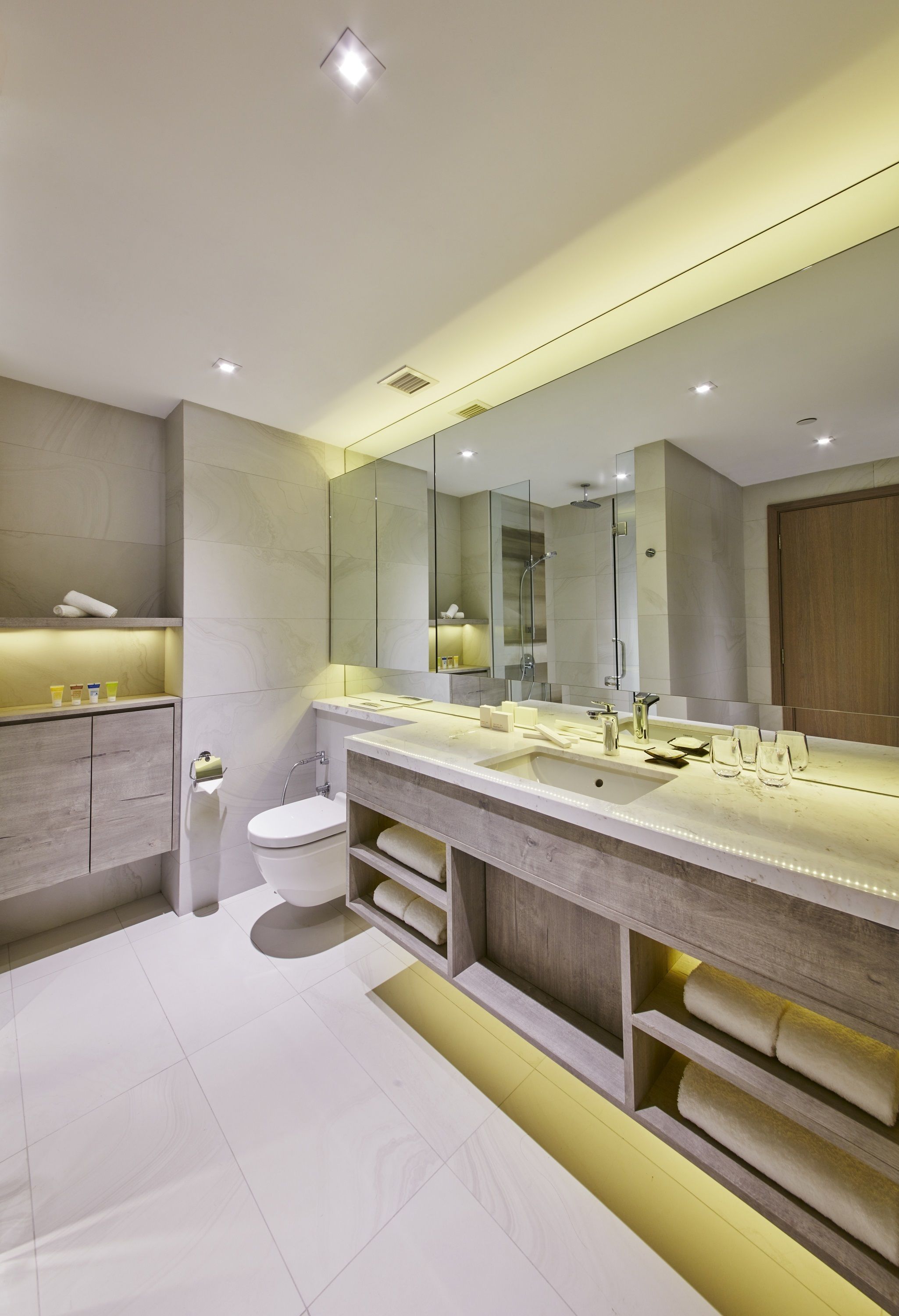 Shower, free toiletries, hair dryer, bathrobes