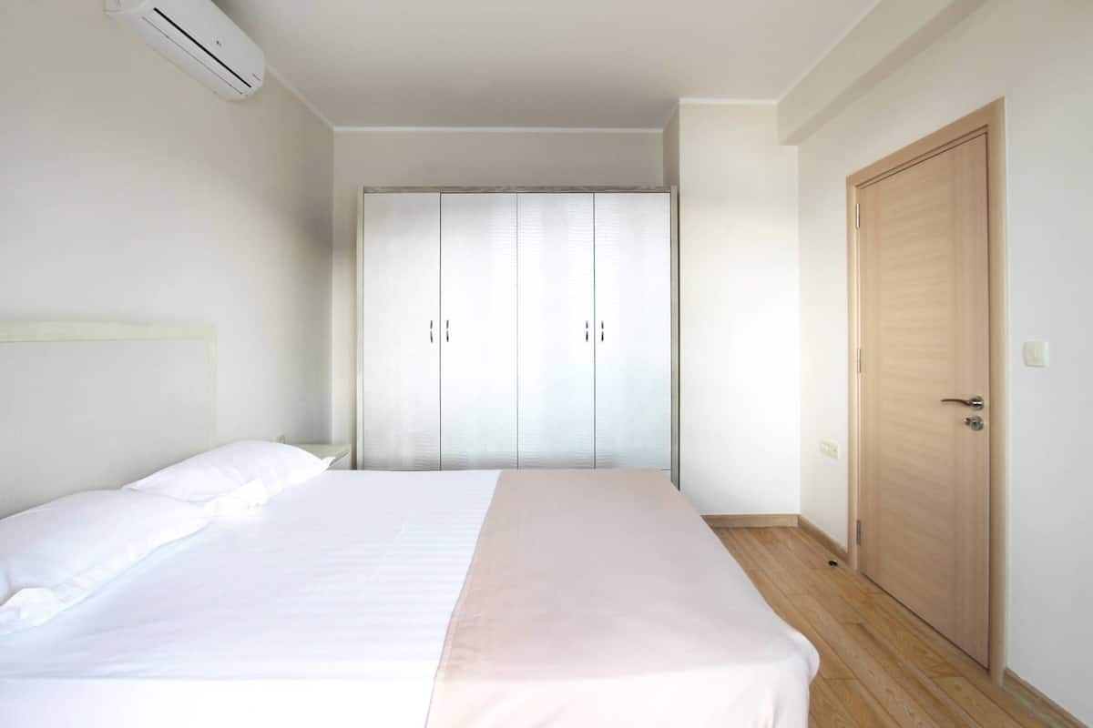 Iron/ironing board, cribs (free), WiFi (free)