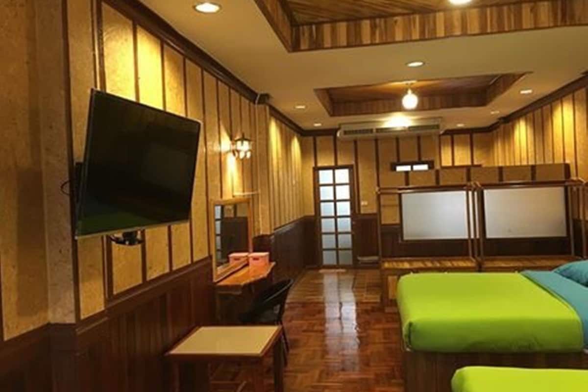 書桌、免費 Wi-Fi