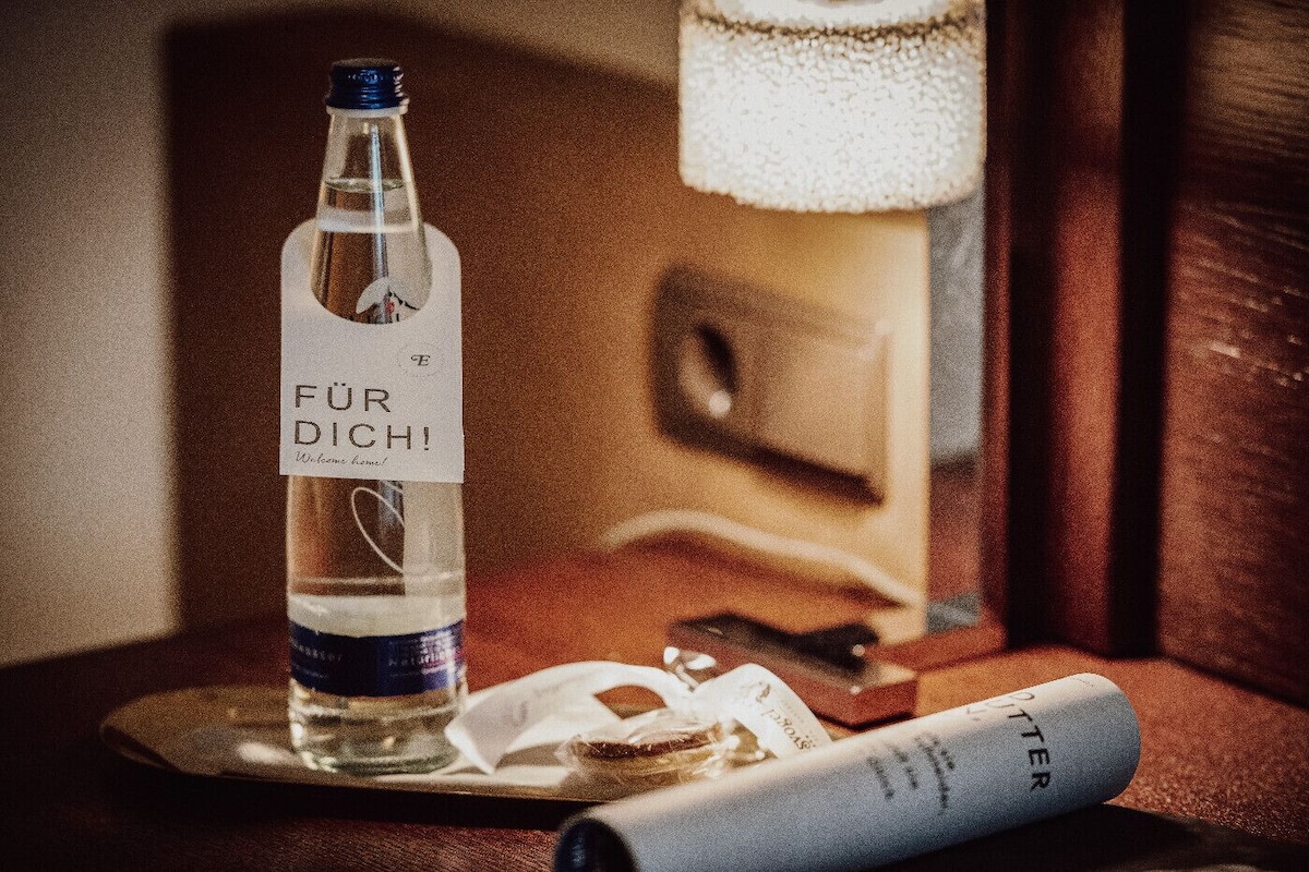 junior suite, balcony | hypo-allergenic bedding, minibar, in-room safe, desk