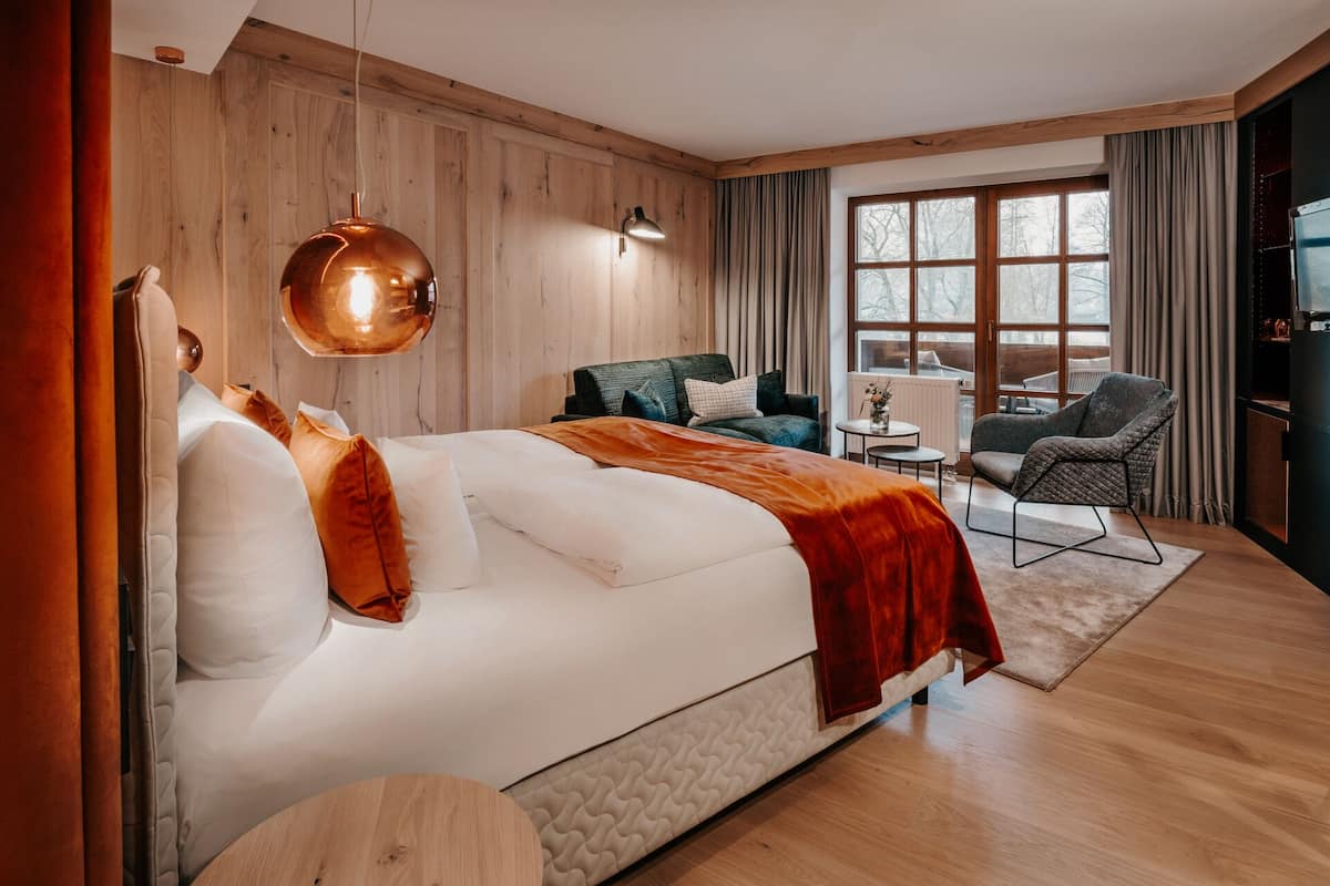 comfort double room | hypo-allergenic bedding, minibar, in-room safe, desk