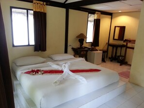 Blackout drapes, rollaway beds, free WiFi
