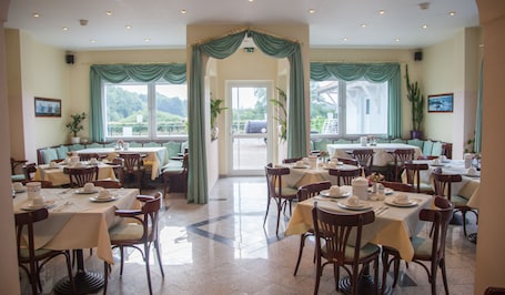 Daily buffet breakfast (EUR 14 per person)