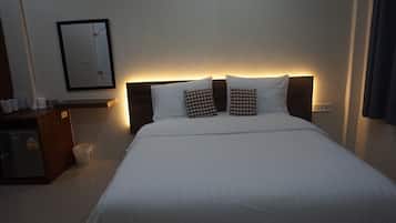 Standard Double Room | Desk, rollaway beds, free WiFi