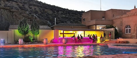 Outdoor pool, pool umbrellas, sun loungers