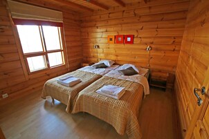 Oravi Villa, 4 Bedrooms,  Sauna, Lakeside | 4 bedrooms, premium bedding, desk, iron/ironing board