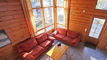 Oravi Villa, 4 Bedrooms,  Sauna, Lakeside | Living room | Flat-screen TV, fireplace, DVD player