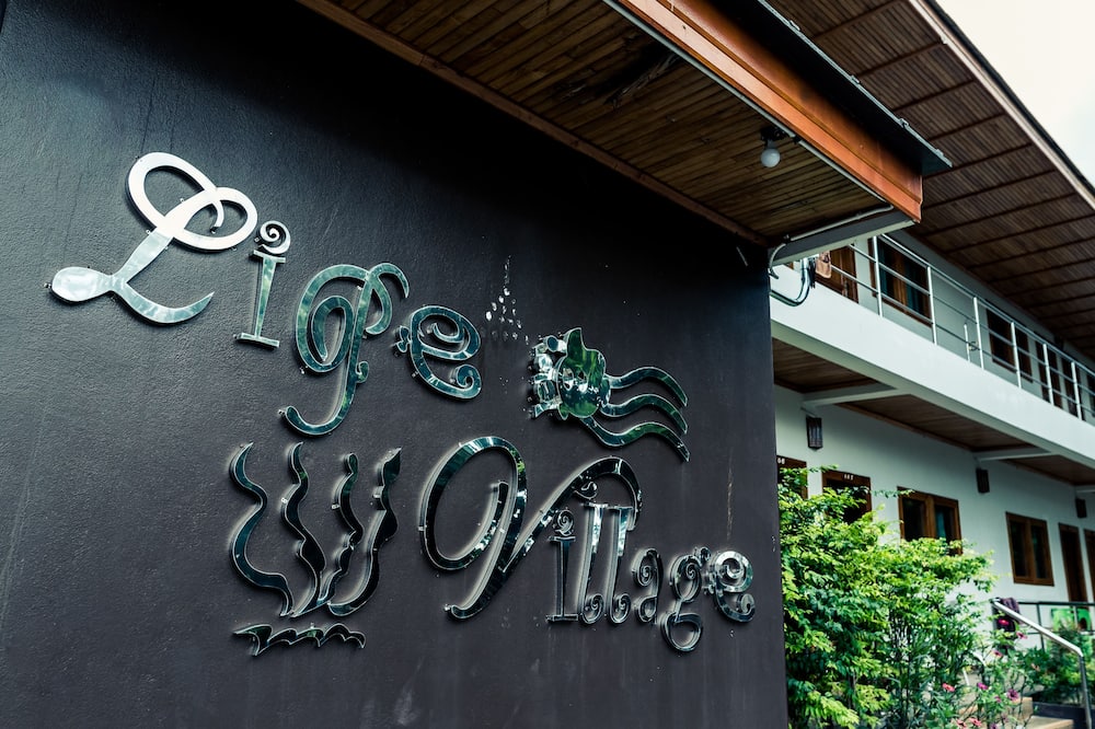 Lipe Village Resort