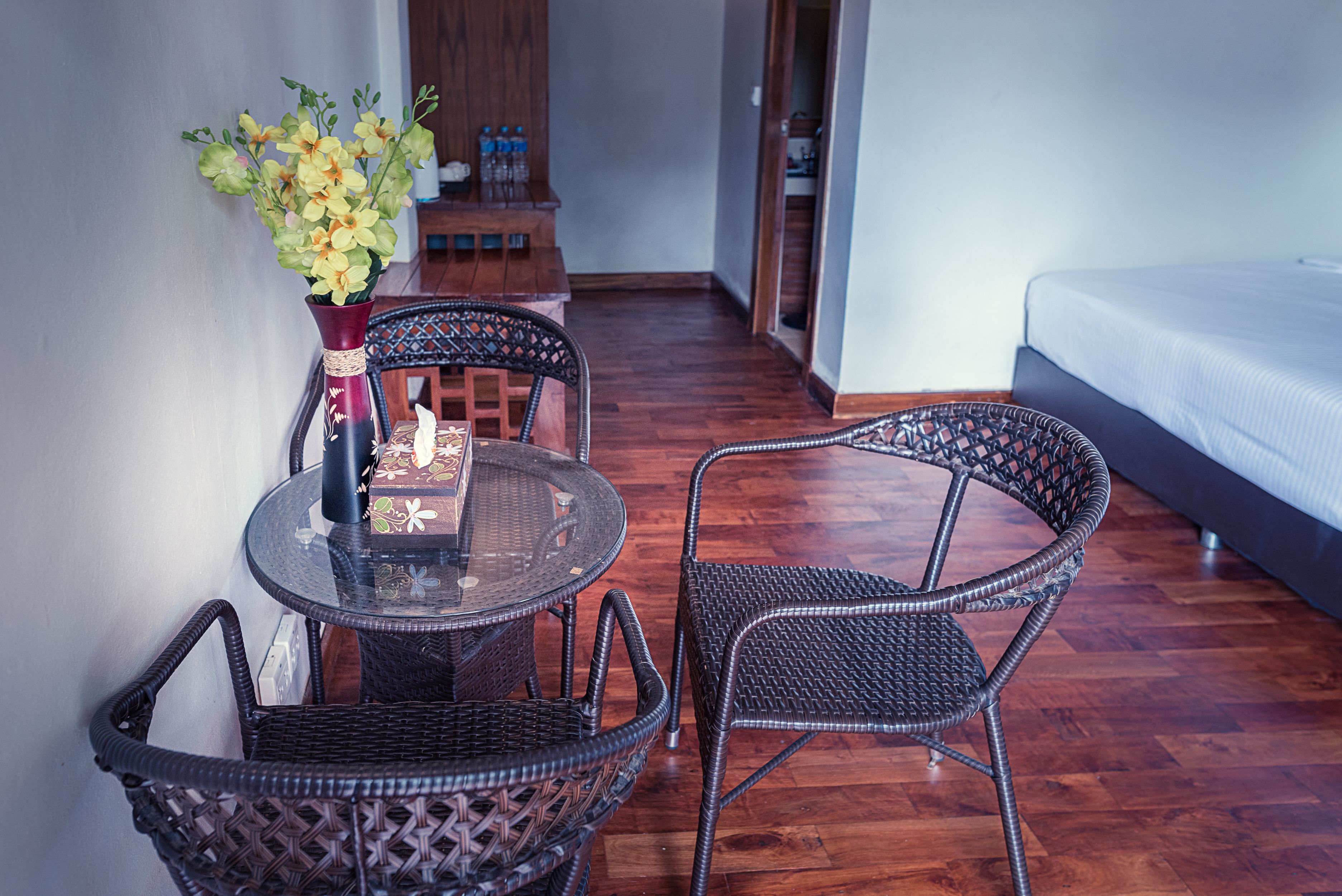 Kahden hengen deluxe-huone, parveke | Oleskelualue | Taulutelevisio