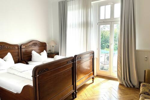 Habitación estándar doble, balcón | Tabla de planchar con plancha y wifi gratis