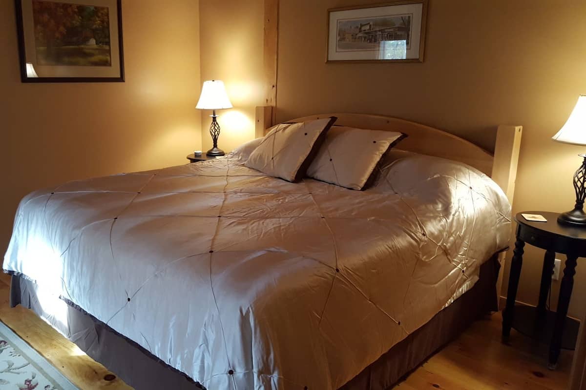 Washington Room | Individually decorated, individually furnished, blackout drapes