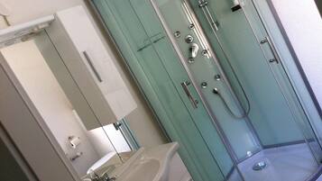 Dusche, Regendusche, kostenlose Toilettenartikel, Haartrockner