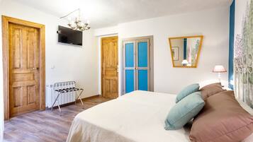 Individually decorated, blackout curtains, free WiFi, bed sheets