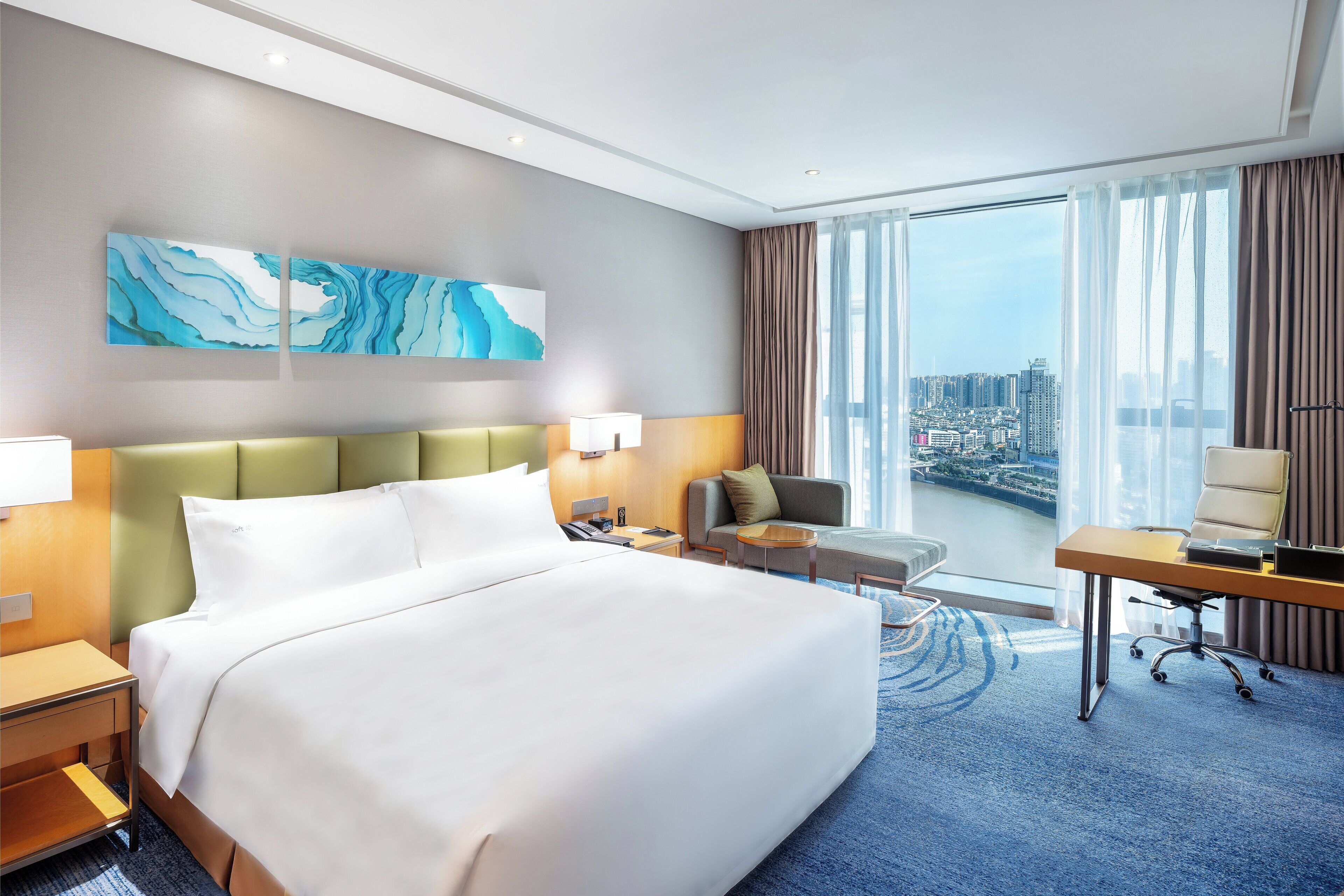 Standard Room, 1 King Bed, River View | Minibar, in-room safe, desk, laptop workspace