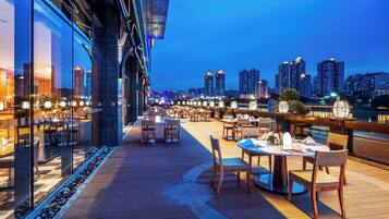 酒吧(店内)