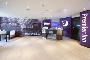 Reception - Premier Inn Darlington Town Centre (Darlington)