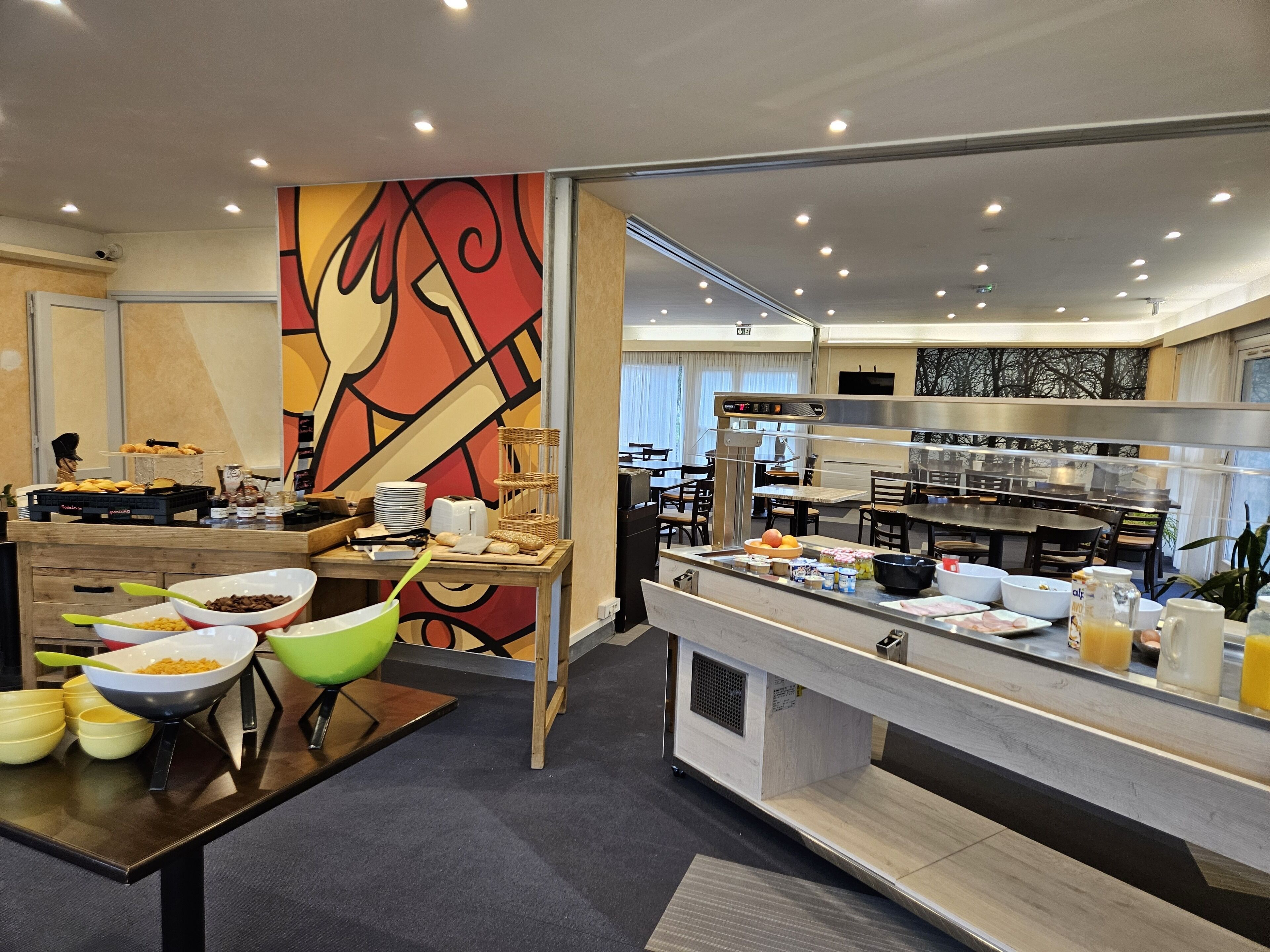 Desayuno buffet (EUR 13.00 por persona) 