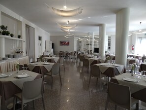 تقديم العشاء، الأطباق الإيطالية