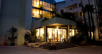 Hotel 90