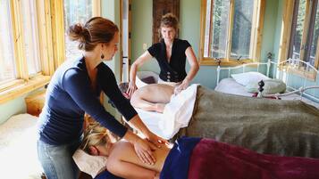 Salle de soins pour les couples, massage en profondeur, massage suédois