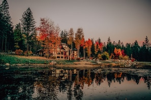 Property grounds - Talus Rock Retreat (Sandpoint)