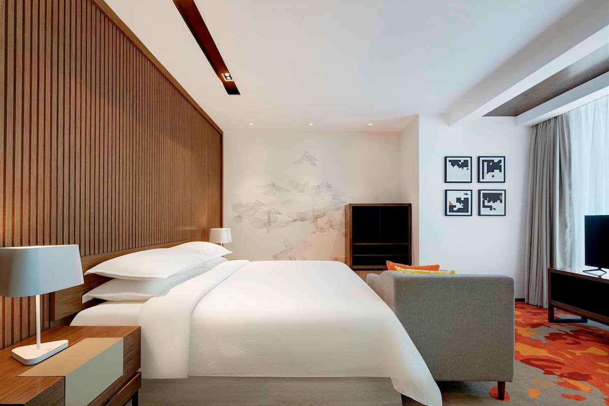 1 bedroom, premium bedding, down comforters, minibar