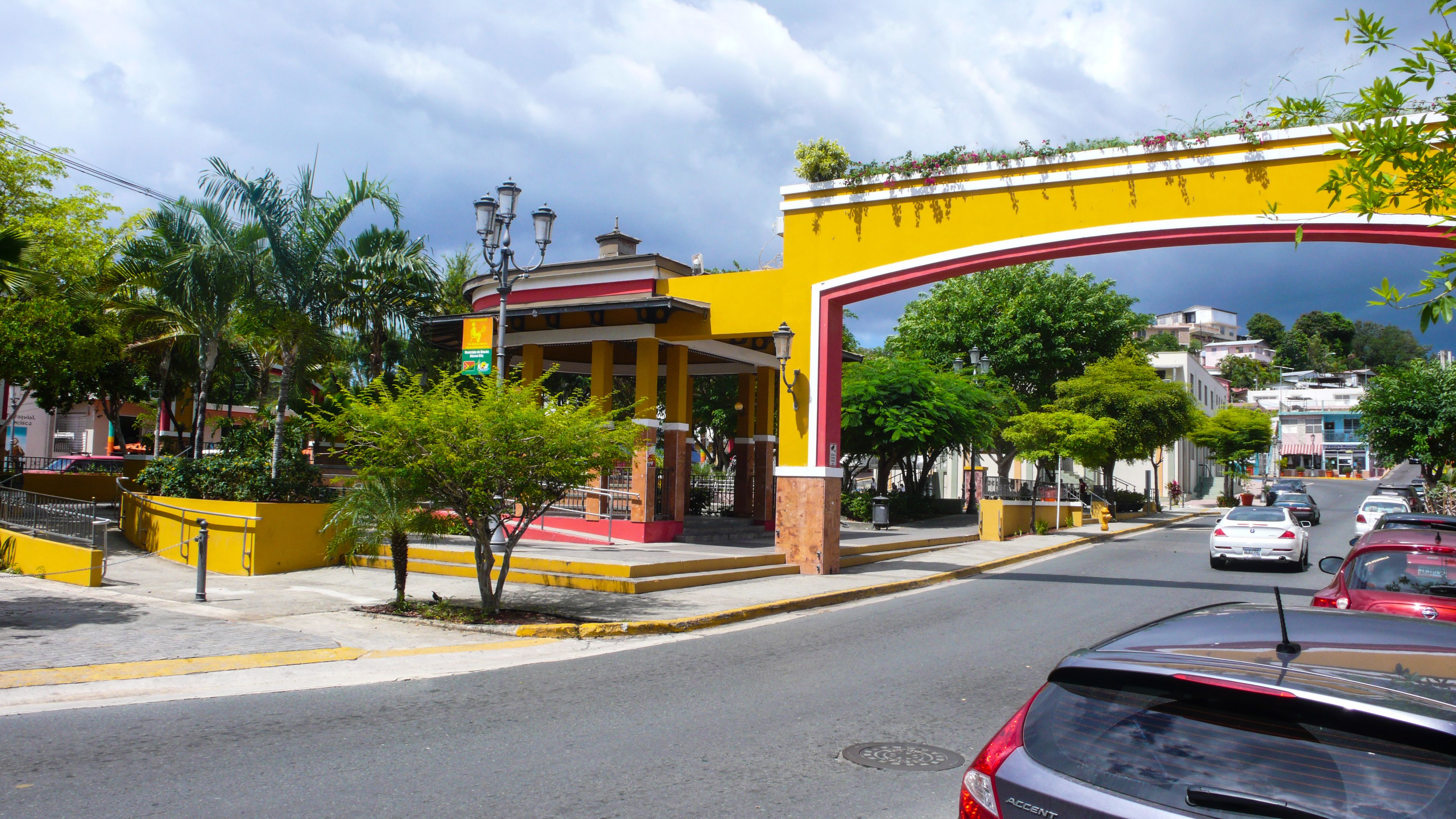 family studio suite, 2 queen beds, kitchenette | street view