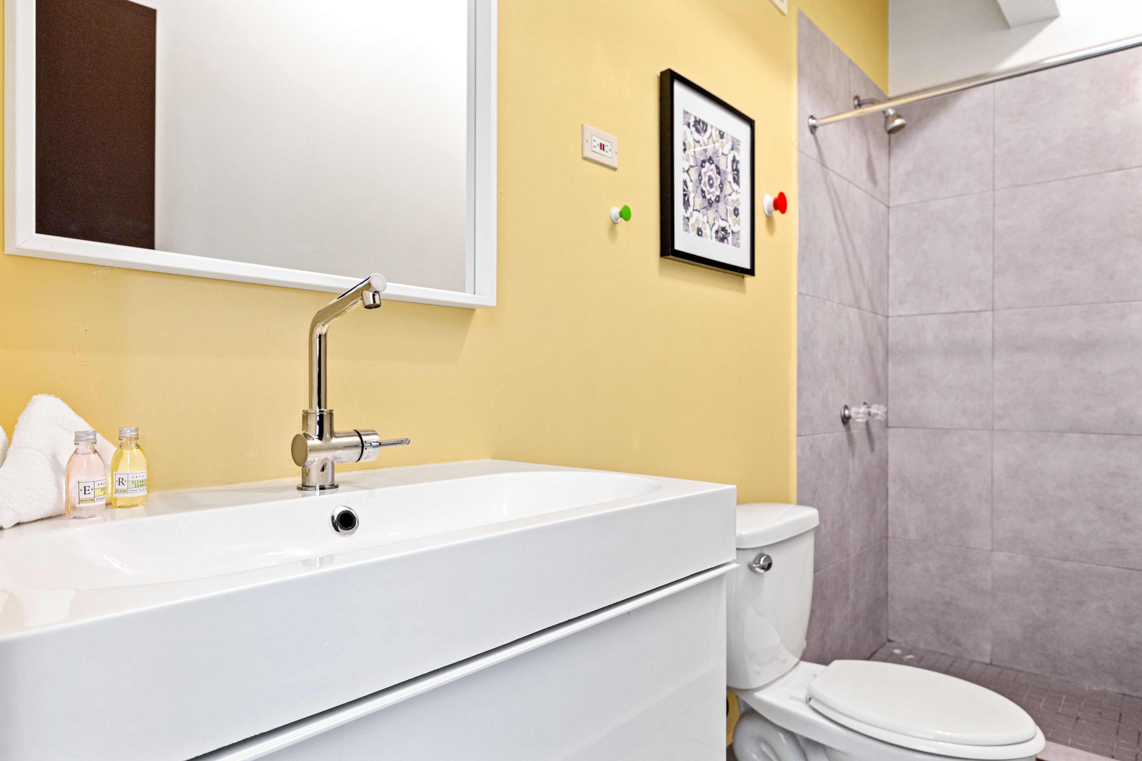 shower, free toiletries, hair dryer, towels