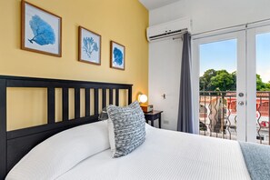 Standard Single Room, Balcony, Park View