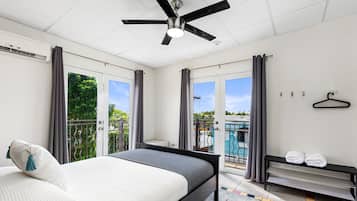 Room, Balcony, City View