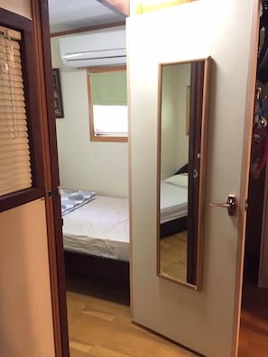 Habitación estándar con 2 camas individuales | Wifi gratis y ropa de cama