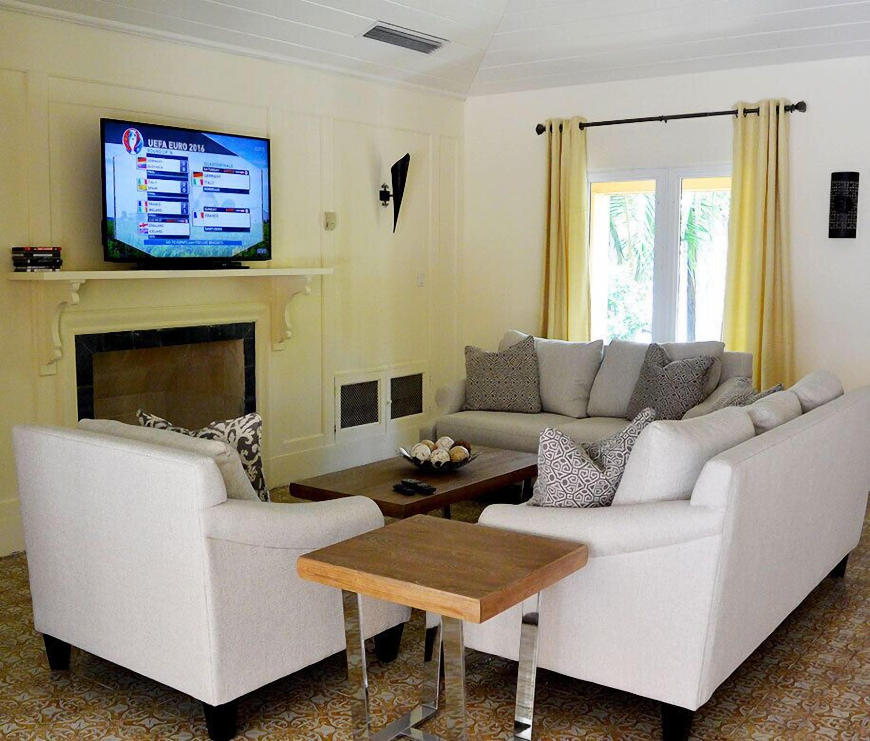 Villa, 6 Bedrooms, Private Pool, Beachfront | Living room | Flat-screen TV