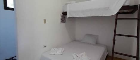 Economy Room | Bed sheets