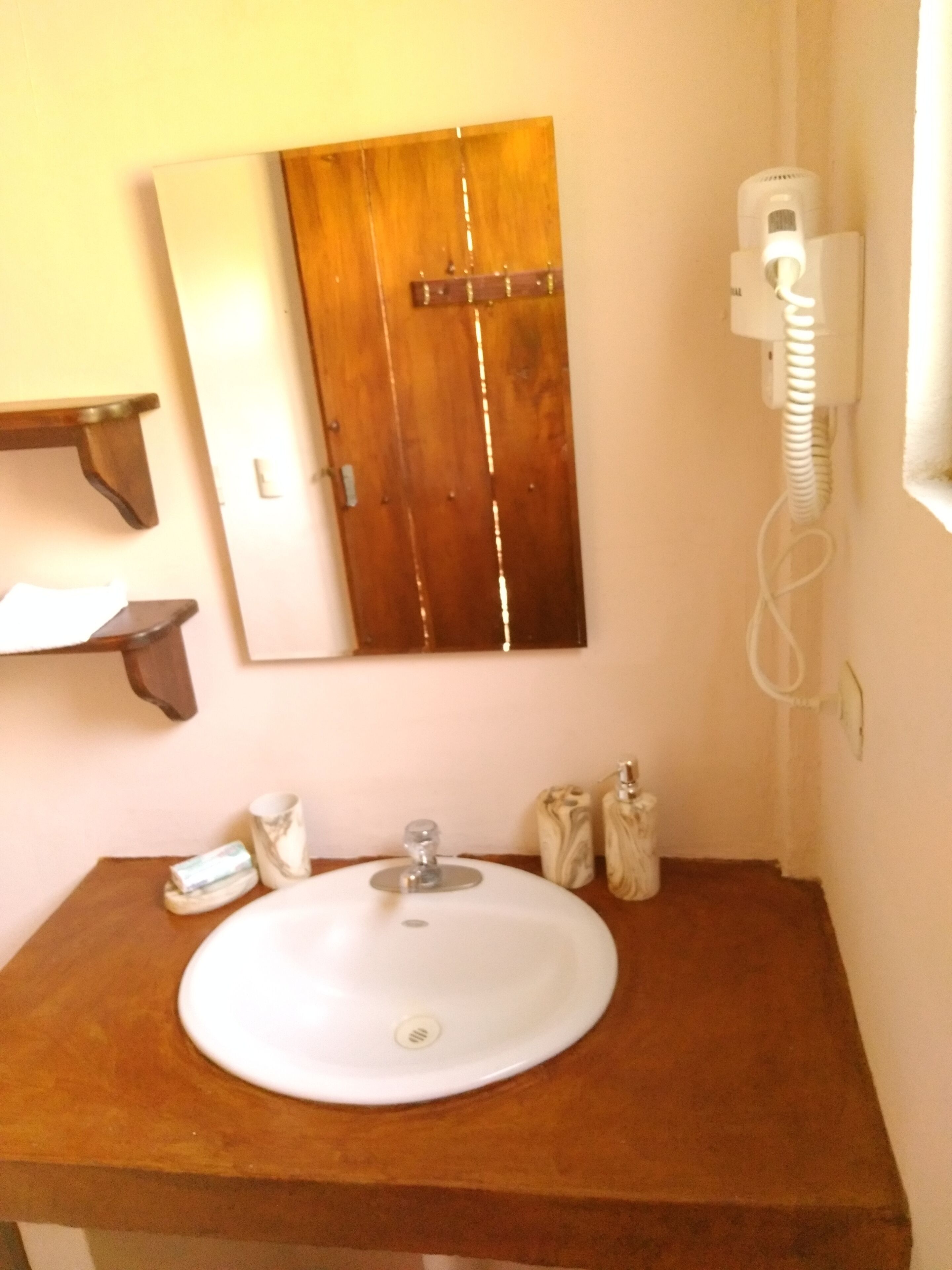 comfort room | bathroom | shower, rainfall showerhead, towels