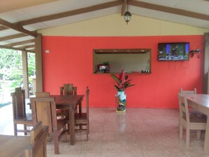 Food court - Paraiso Volcano Lodge (Guayabo)