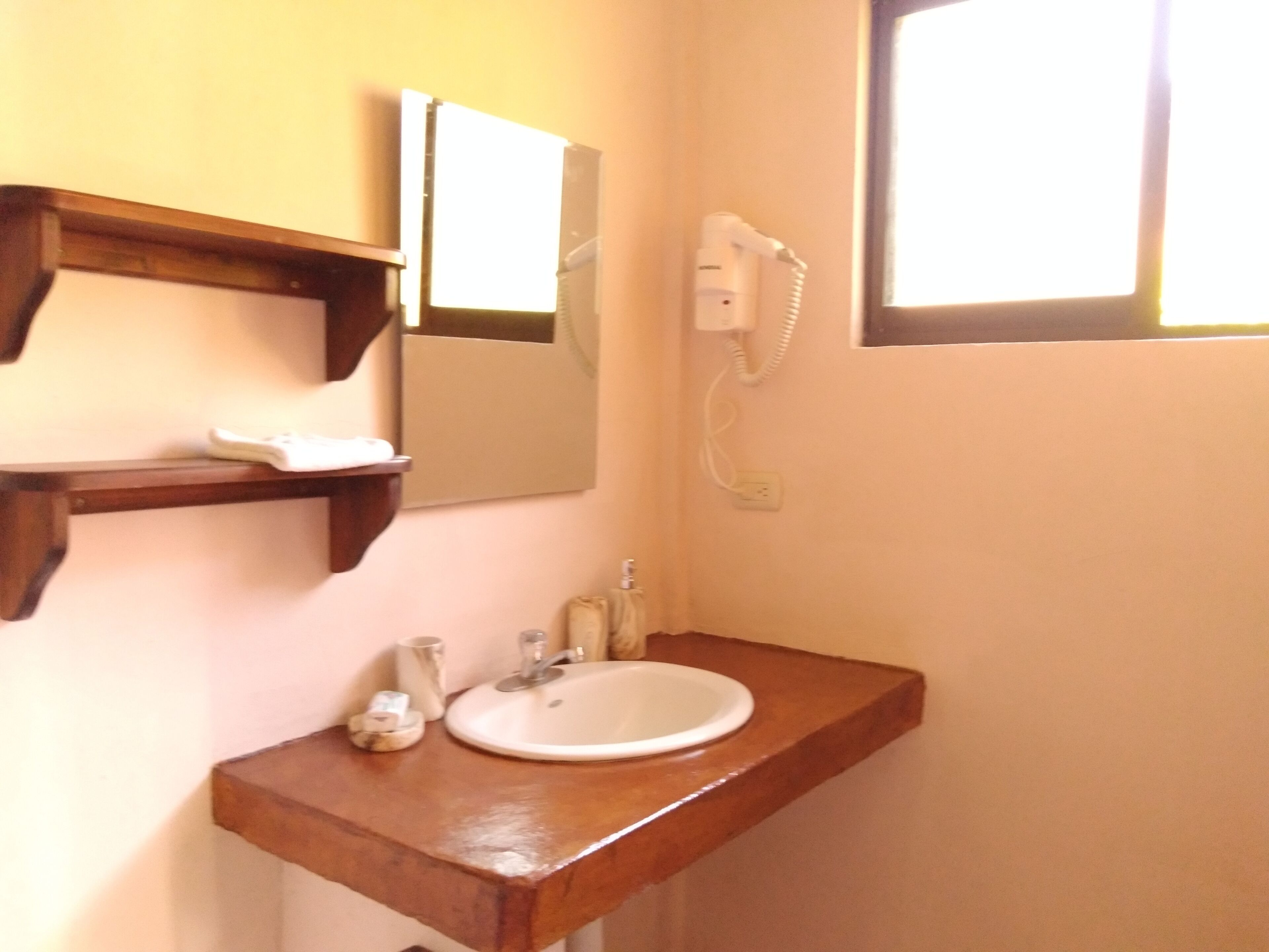 comfort room | bathroom | shower, rainfall showerhead, towels