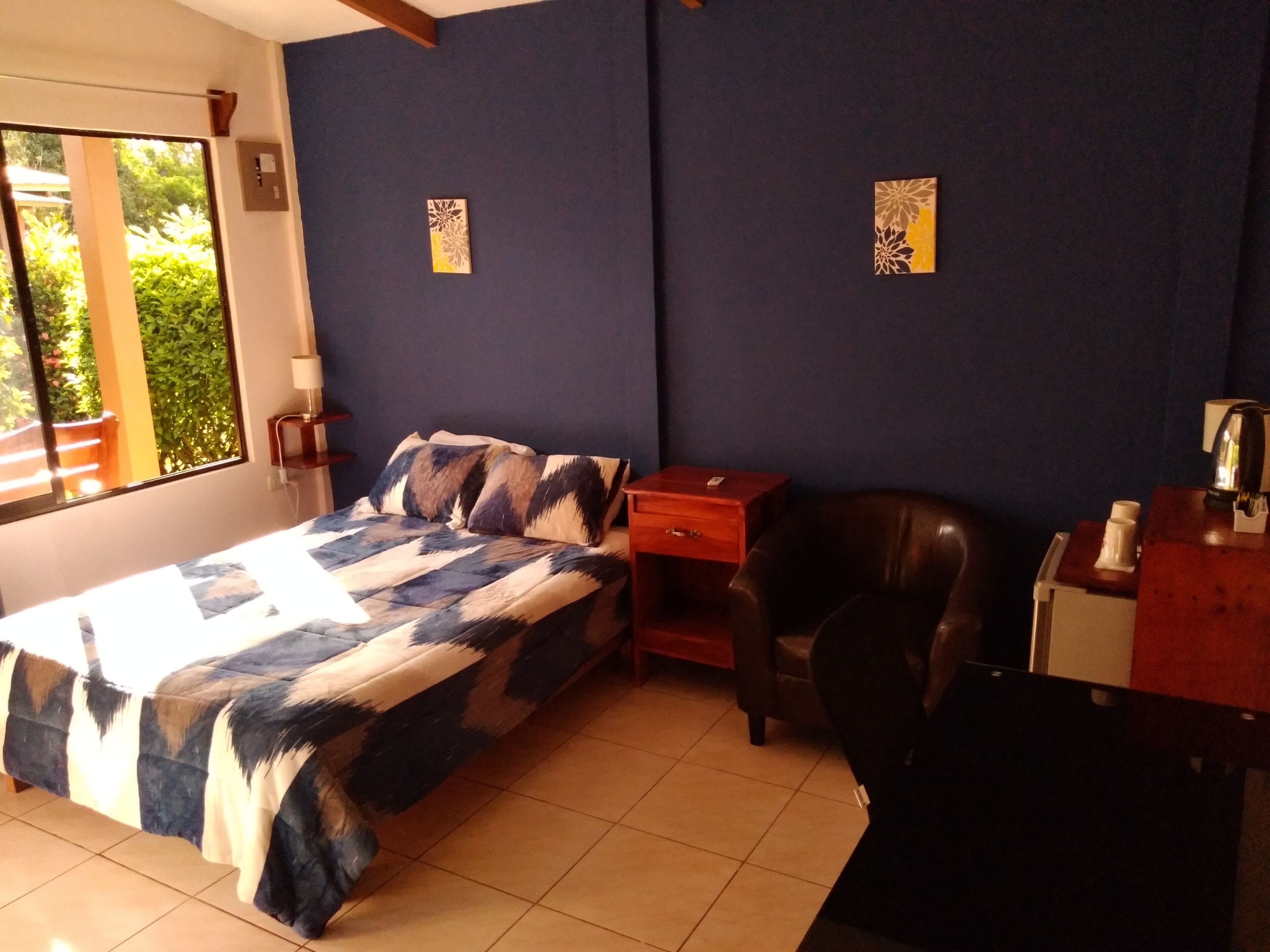 comfort room | 1 bedroom, select comfort beds, minibar, blackout curtains