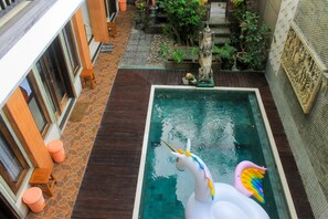 Kolam renang terbuka 