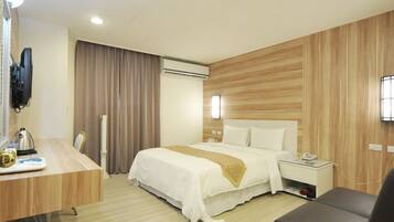 Executive-værelse med 2 enkeltsenge | Skrivebord, mørklægningsgardiner, lydisolering, strygejern/strygebræt