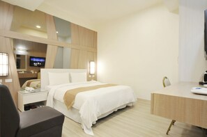 Executive Twin Room | Desk, blackout curtains, soundproofing, iron/ironing board - ChengDian Hotel (New Taipei City)