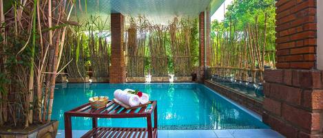 Indoor pool, outdoor pool