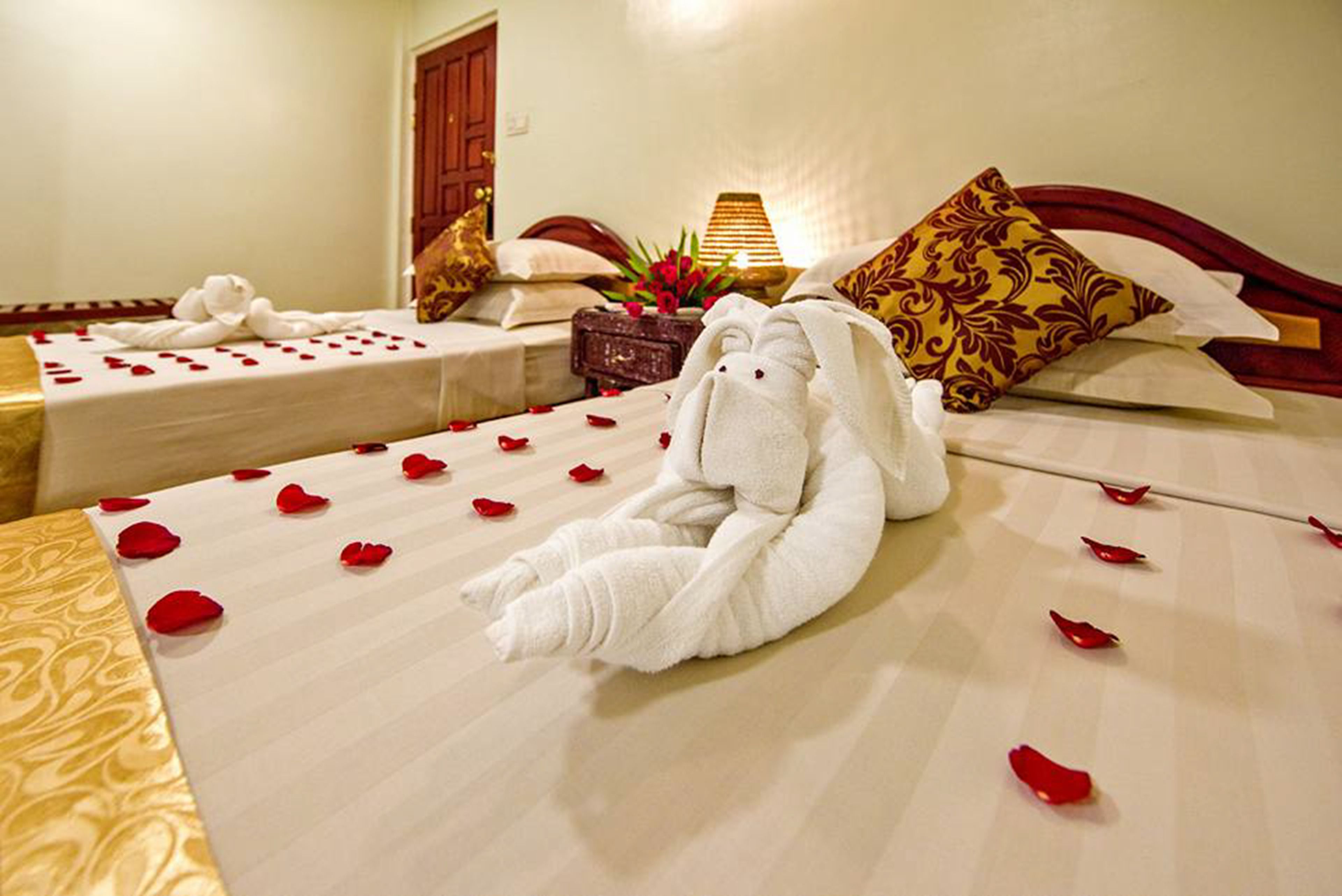 Minibar, in-room safe, desk, free WiFi